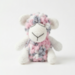 Rankų darbo pliušinė avytė „Rožinis Debesėlis“ – Jūsų mažylio švelniausias draugas