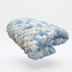 Rankų darbo sensorinis pledukas „Žydrasis Debesėlis“ – minkščiausias Jūsų mažylio apkabinimas